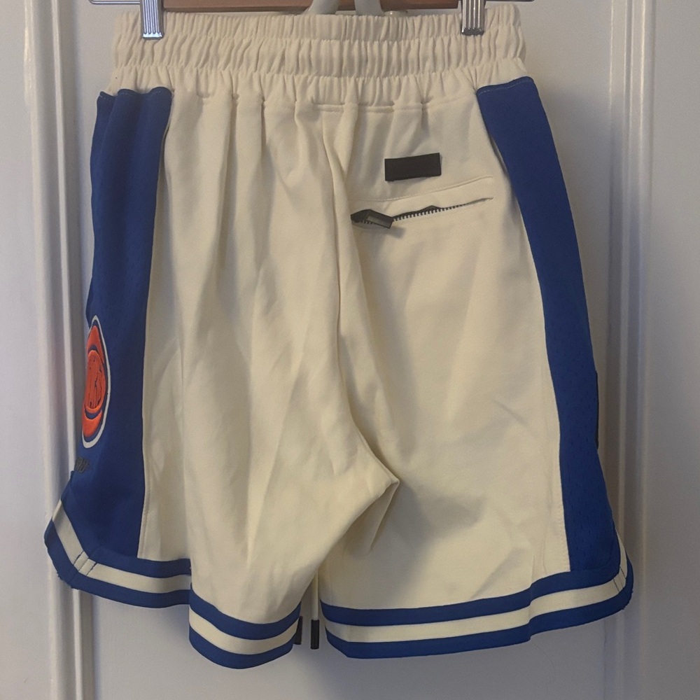NBA NY knicks Shorts in Cream and Blue - Picture 13 of 14